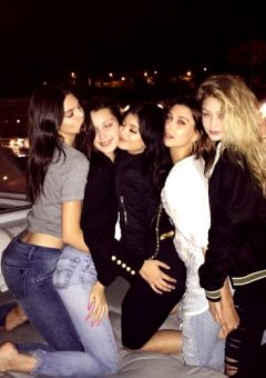 Kendall Jenner, Bella Hadid, Kylie Jenner, Hailey Baldwin And Gigi Hadid